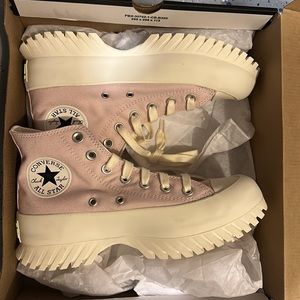 Converse Women's Chuck Taylor Platform sneakers